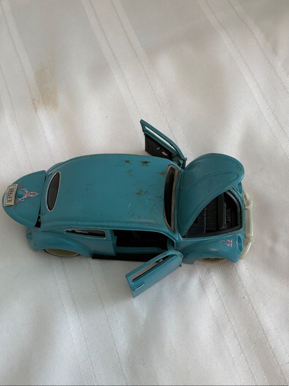 Maisto outlaw 1:24 scale Volkswagen Beatle diecast model blue opening doors hood